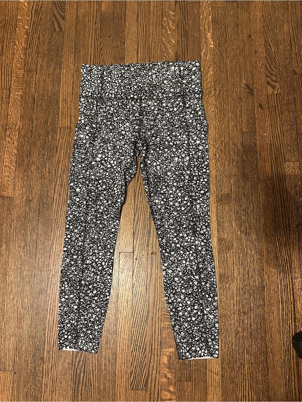 Lululemon instill high rise 25” warped grain alpine white black leggings crop